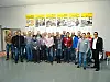 Rechts außen: Tamir Sherif, Manager Kennametal Knowledge Center EMEA, mit den 20 Berufsschullehrern im Werk Kennametal Ebermannstadt