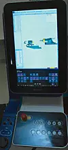 Auf der Steuerung läuft die VirtualGrind-Pro-Software zur Generierung von Schleifprogrammen.