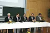 Günther Heim, Vorstandsvorsitzender der GFE, Lothar Horn, Geschäftsführer von Horn, Elmar Heinemann, Rektor der Fachhochschule Schmalkalden, Peter Heimrich, Landrat des Landkreises Schmalkalden-Meiningen, und Thomas Kaminski, Bürgermeister der Stadt Schmalkalden, richteten kurze Grußworte an Publikum und Plenum.
