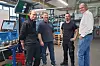Machen die Produktion Schritt für Schritt prozesssicherer (v.l.): Alexander Caevskij (Geschäftsführer CNC-Technik Seifer GmbH) Christopher Hees (Anwendungstechniker Ingersoll), Paul Caevskij (Produktionsleiter CNC-Technik Seifer GmbH) und Jochen Cramer (Handelsvertreter Ingersoll).