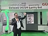 Markus Vollmer, Senior Product Manager bei Chiron, erklärt das neue Variocell System Gantry Bot.