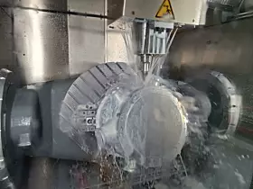 Die Gasturbine im Zerspanungsprozess auf der Hermle C42 GEN2.