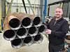Sysbohr produziert Bohrrohre mit Längen bis drei Meter im Durchmesserbereich 50 bis 600 mm. Rechts Produktionsleiter Sebastian Reith.
