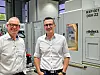 Erkennbar zufrieden: Jörg Weber, Leiter Werkzeugbau, und Teamleiter Viktor Schellenberg in „ihrer“ Fräsbearbeitungszelle.
