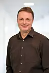 „Bitte bildet weiterhin so gut aus wie bisher – wir brauchen euch“, sagt Alex Schaurer, Leiter des Referates Berufliche Bildung Digital, IHK München Oberbayern.